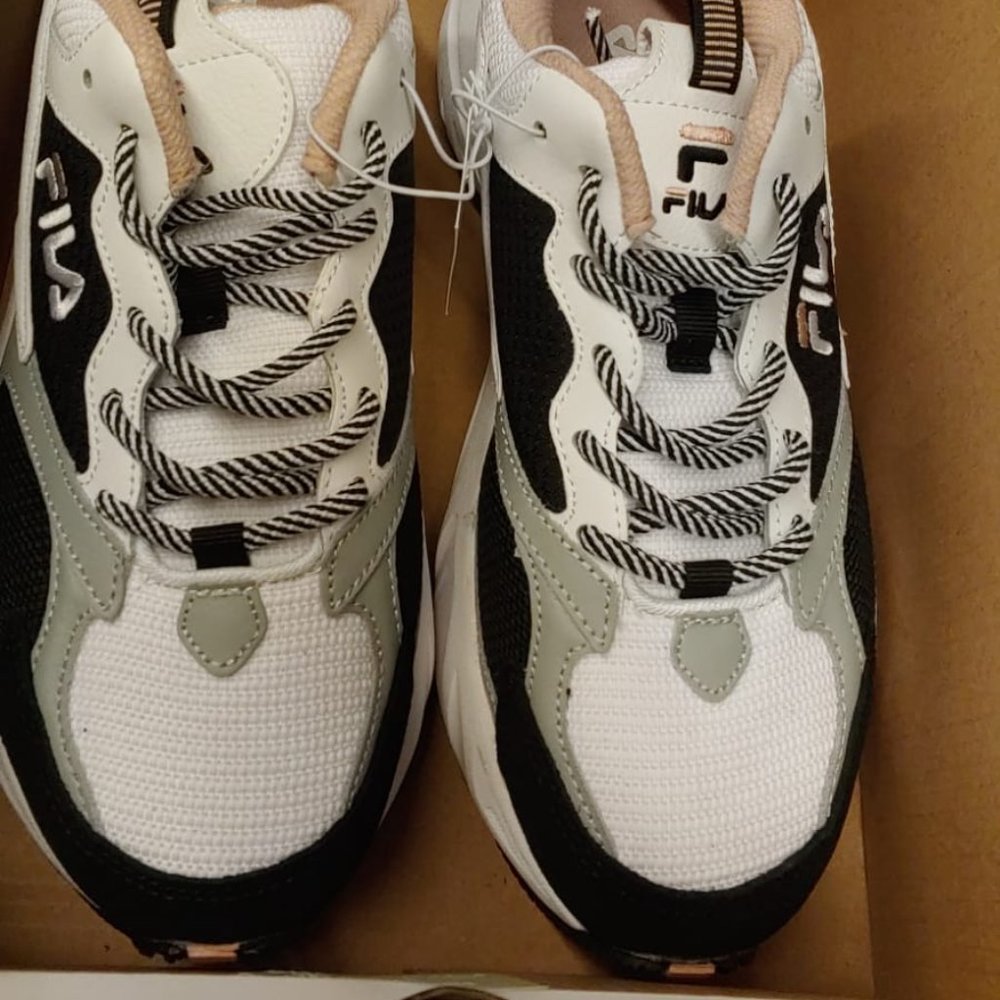 FILA Women's Recollector Athletic Sneaker Shoes-- White/Black/Pink - Picture 5 of 7